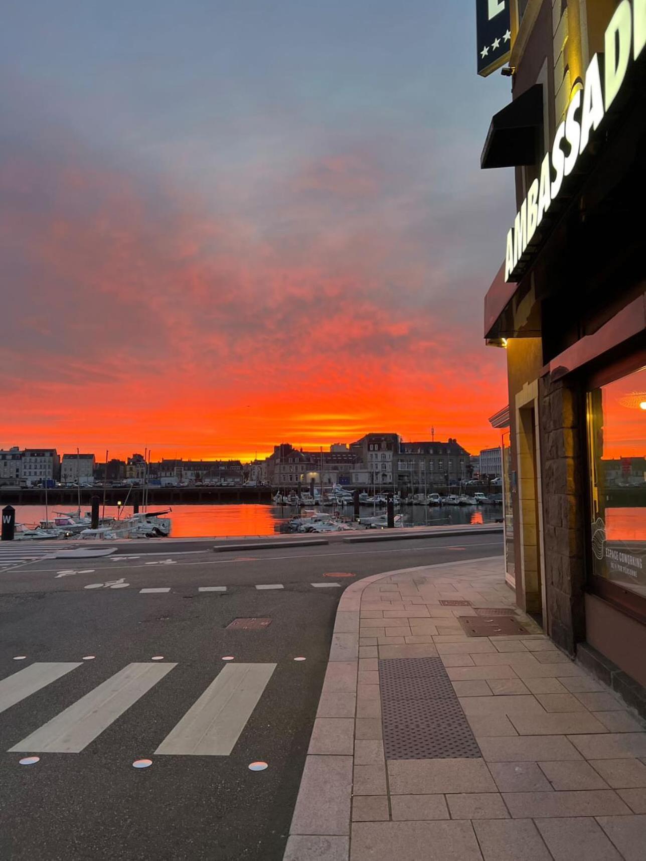Ambassadeur Hotel - Cherbourg Port De Plaisance Exteriör bild