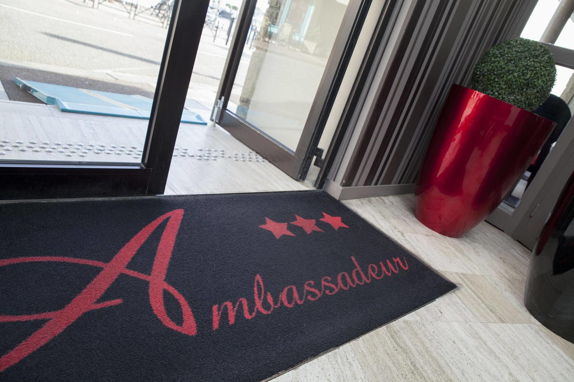 Ambassadeur Hotel - Cherbourg Port De Plaisance Exteriör bild